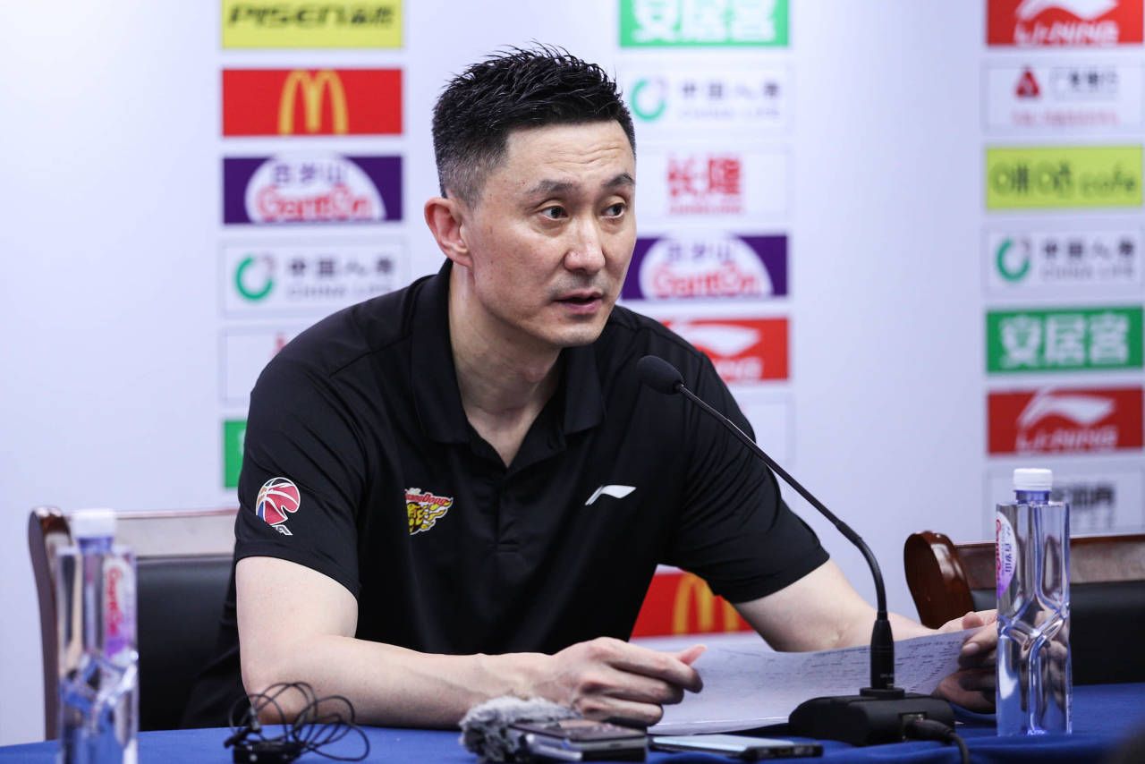 🏀广东VS山东前瞻：贝兹利&巴顿欲触底反弹 邱彪能守住主场吗？